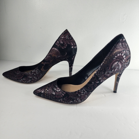 ALDO Black Pointed Floral Heels. - Picture 2 of 10
